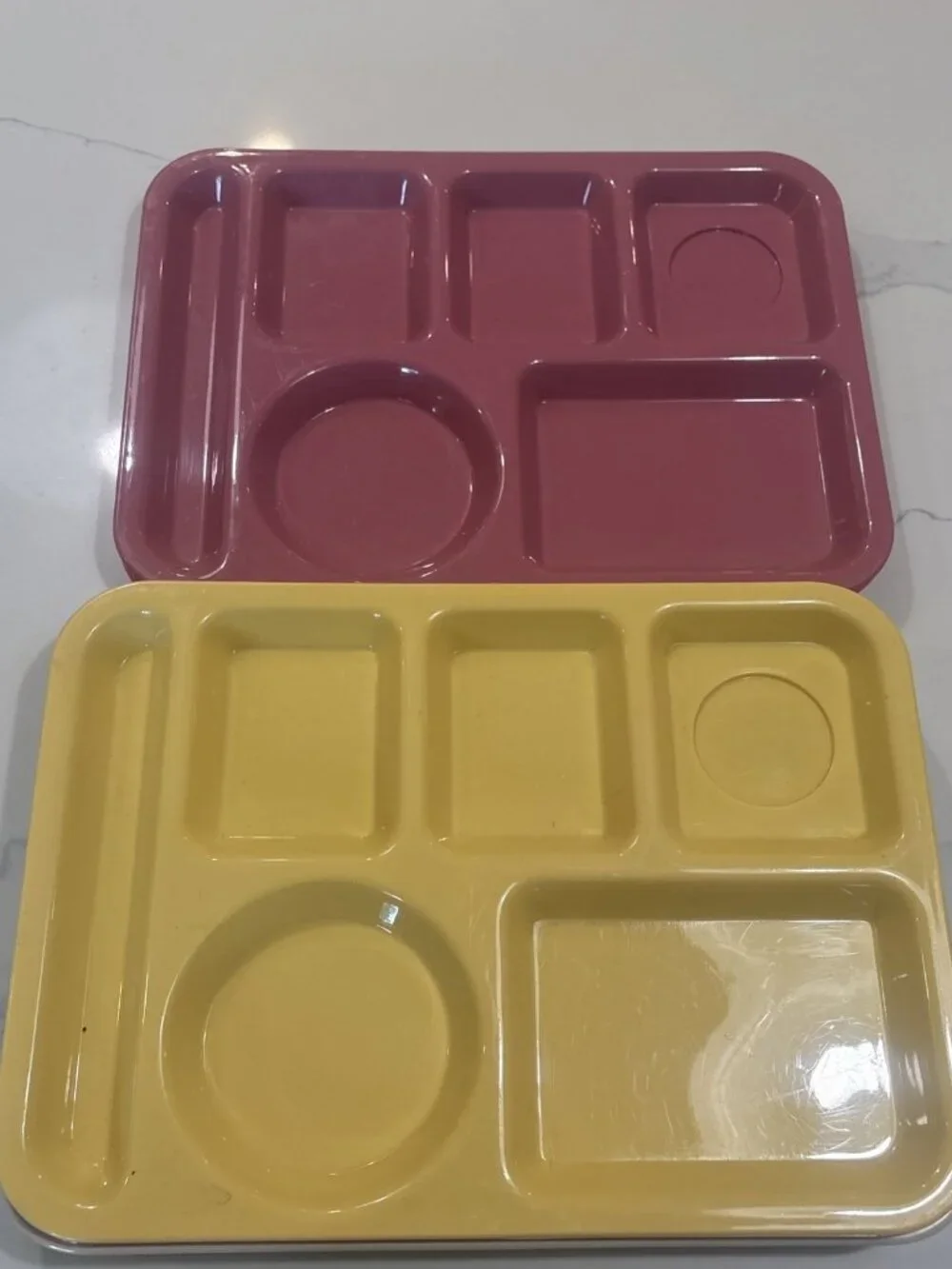 SiLite Chicago Arrowhead Tucker MELAMINE Divided Lunch Trays School Cafeteria